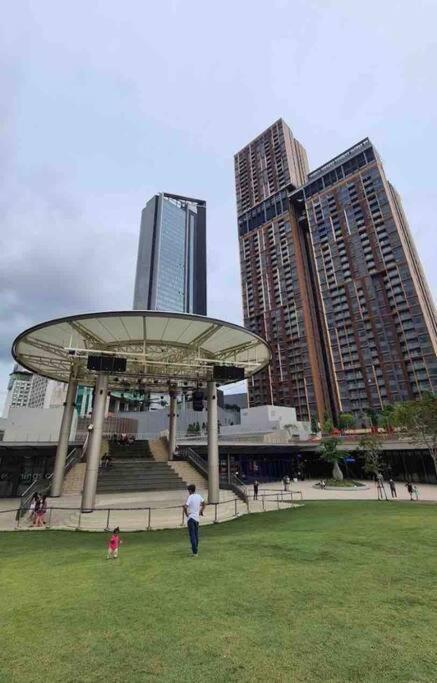 Apartamento Infinity Pool/ Lucentia Bbcc, Near Lalaport, Pnb118, Klcc Kuala Lumpur Exterior foto